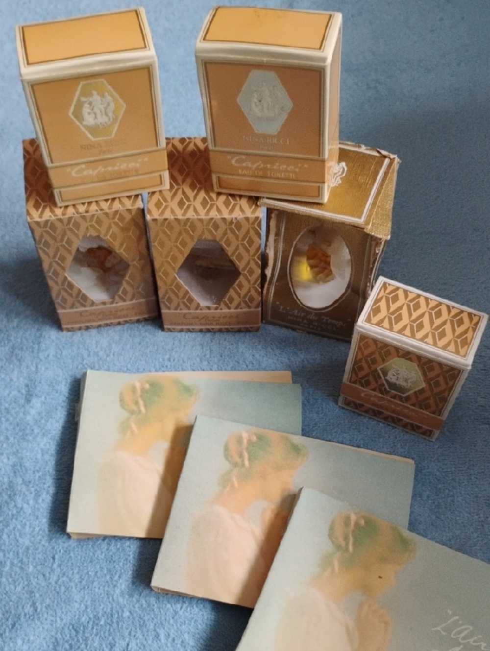 Nina Ricci Samples